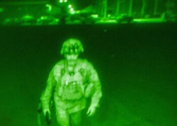 د کانګرېس غړي: له افغانستانه د ځواکونو ایستل د امریکا په تاریخ کې شرموونکې پېښه وه