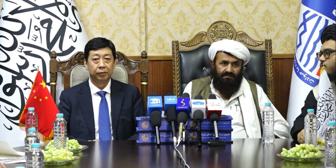 چین له افغان زلزله ځپلو سره ۴۰ زره امریکايي ډالره مرسته اعلان کړه