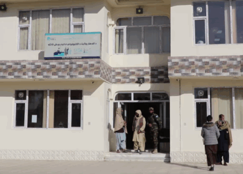 د کندهار لرې پرتو ولسوالیو خلک د برېښنايي پېژندپاڼو وېش مرکزونه غواړي