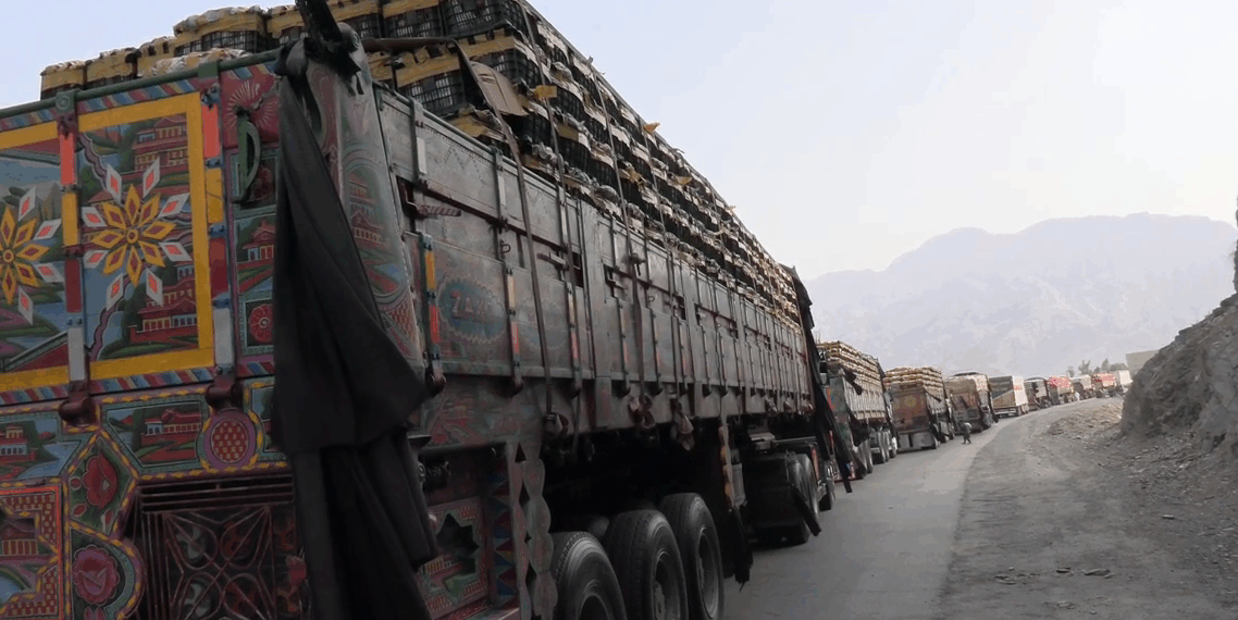 د تورخم دروازې تړل کېدو سوداګرو ته میلیونه افغانۍ تاوان اړولی