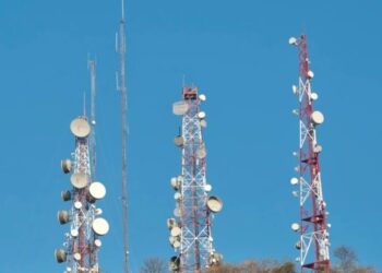 د انټرنېت او مخابراتي خدمتونو له بندېدو سره ځينې دولتي ادارې فلج شوې وې