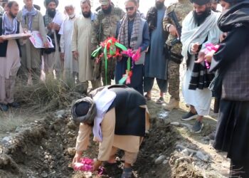 خوست کې د اوبو لګولو د یوې سترې پروژې چارې پيل شوې