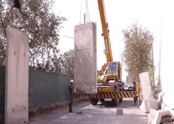 کورنیو چارو وزارت: کابل ښار له سیمنټي دېوالونو او خنډونو پاکېږي