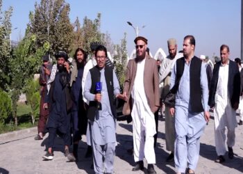 افغان ولس د بهرني یرغل پر وړاندې د امنیتي ځواکونو او حکومت ترڅنګ ولاړ دی