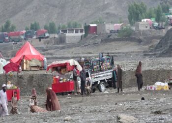 پاکستان د افغان کډوالو د نیولو او ځورولو لړۍ چټکه کړې