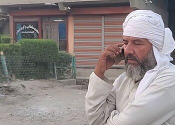 ننګرهاریان: حکومت باید د انټرنېټ بندولو په څېر ناڅاپي پرېکړو وړاندې ولس خبر کړي