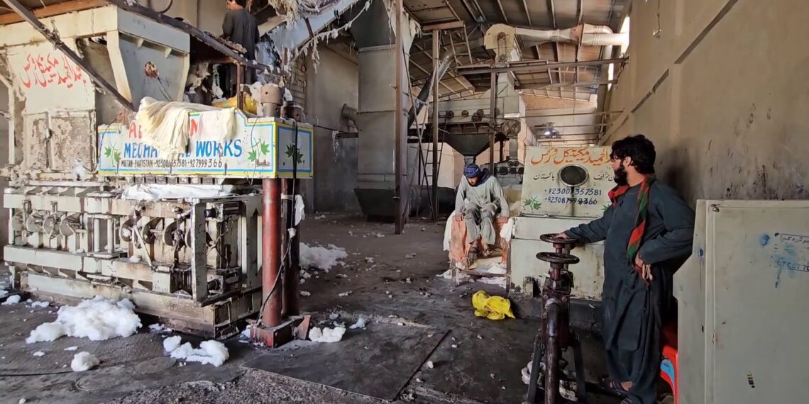 صنعتکاران: هلمند کې د برېښنا کمښت او تېلو لوړو بیو له امله ځینو کارخانو فعالیتونه درولي