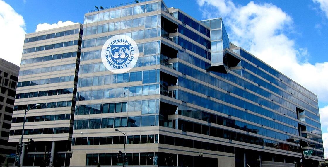 آی‌اېم‌اېف: پاکستان کې ورځ تربلې ډېرېدونکي فساد د دې هېواد خزانه تشه کړې