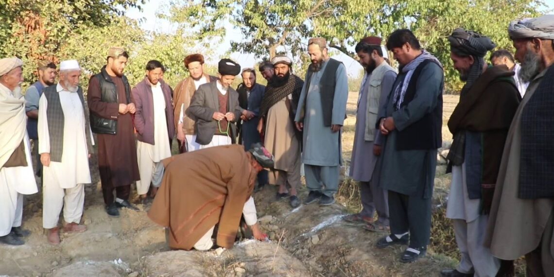 بغلان کې په ولسي لګښت د یوه لومړني ښوونځي جوړېدو ډبره کېښودل شوه