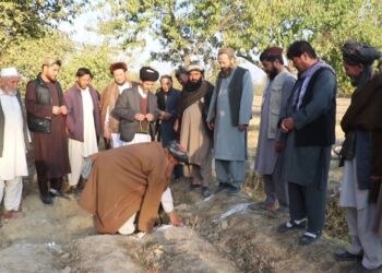 بغلان کې په ولسي لګښت د یوه لومړني ښوونځي جوړېدو ډبره کېښودل شوه