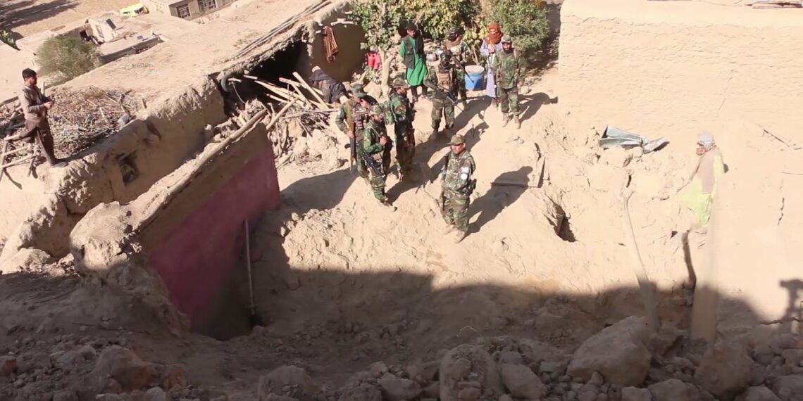 زلزلې د بلخ په ۶ ولسوالیو کې هم ګڼ ځاني او مالي زیانونه اړولي