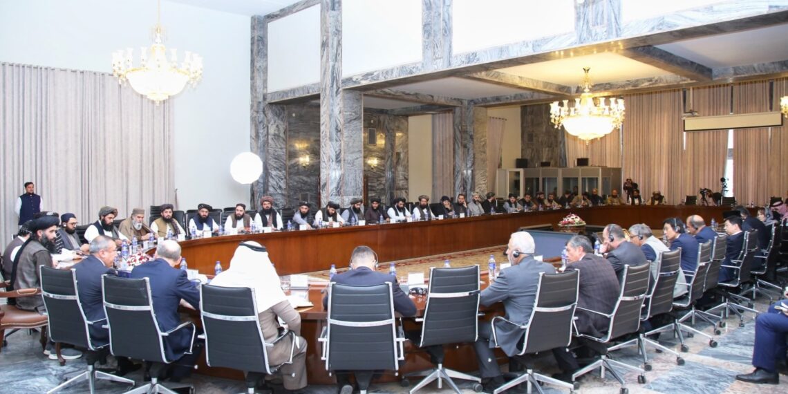 بهرنیو چارو وزارت کابل کې د هېوادونو له سفیرانو سره د کابل – اسلام‌اباد مذاکراتو بهیر شریک کړ