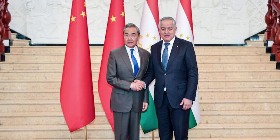 چین او تاجيکستان په افغانستان کې د ګډ کار کولو په تړاو خبرې کړې