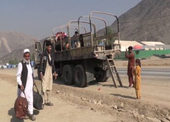 تازه راستانه شوي کډوال: د پاکستان پوځي رژیم پولیس له افغانانو سره سخت او ناوړه چلن کوي