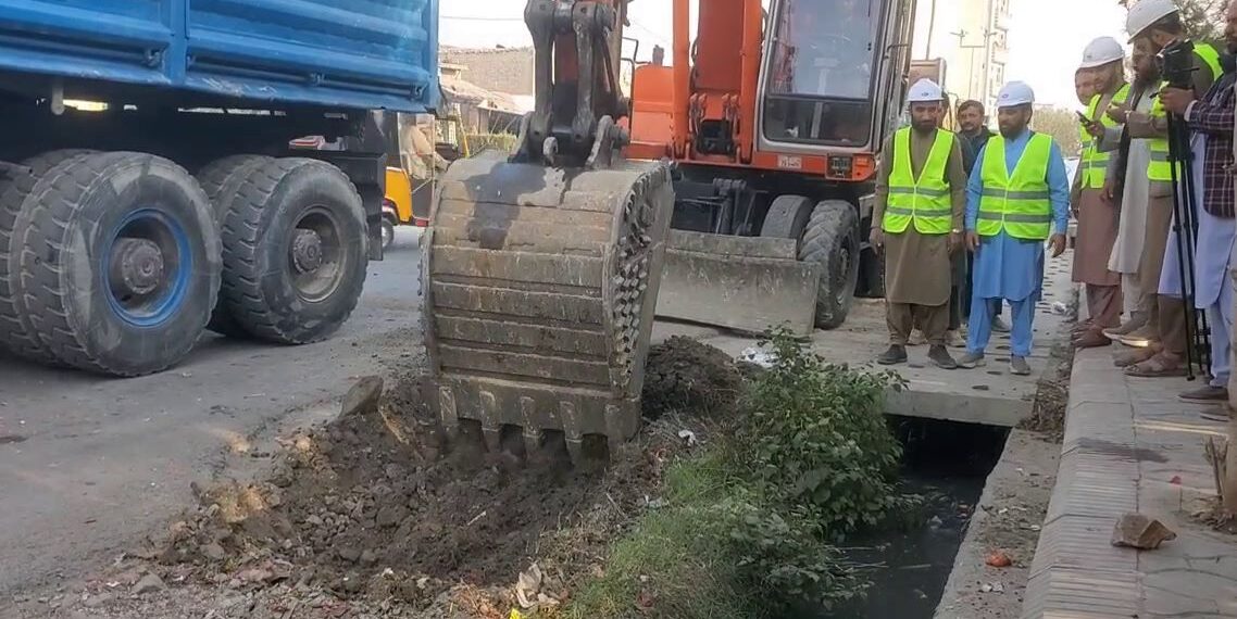 جلال اباد ښار کې د سطحي اوبو مهارولو پروژه پيل شوه