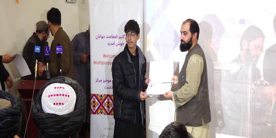 اطلاعاتو او فرهنګ وزارت کې ۵۰ تنه له حرفوي زده کړو فارغ شول