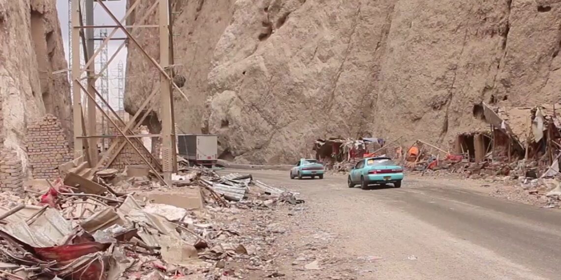 زلزلې تاشقرغان تنګي کې لسګونه هټۍ تر خاورو لاندې کړې