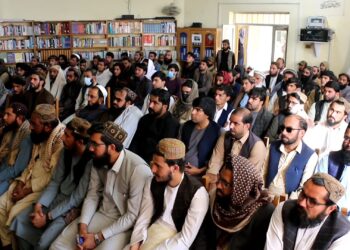 خوست ځوانان د حکومت په اډانه کې د کار او رول غوښتنه کوي