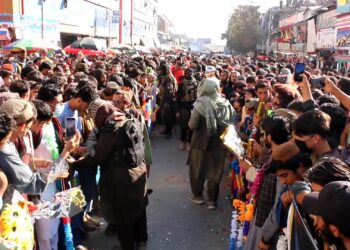 خوست کې زرګونه کسانو د فوټسال تنکيو ځوانانو ملي لوبډلې هرکلى وکړ