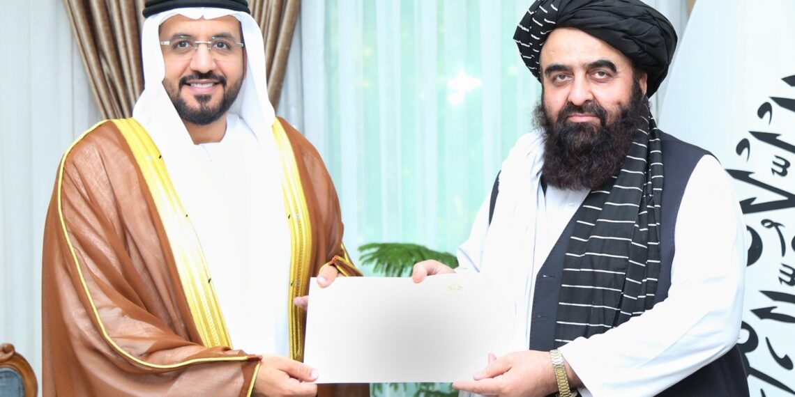 د عربي متحده اماراتو نوي سفیر بهرنیو چارو وزیر ته خپل باورلیک وړاندې کړ