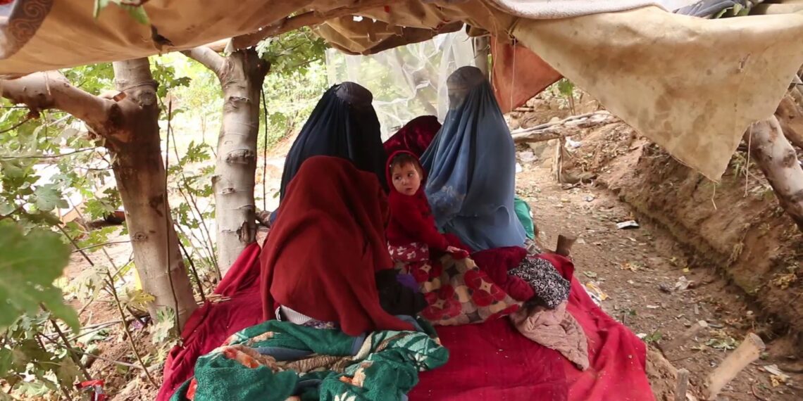 د سمنګان زلزله ځپلي د لومړنیو او بېړنیو مرستو غوښتنه کوي