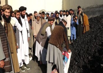 حکومت په ارزانه بیه د ډبرو سکرو وېش پيل کړ