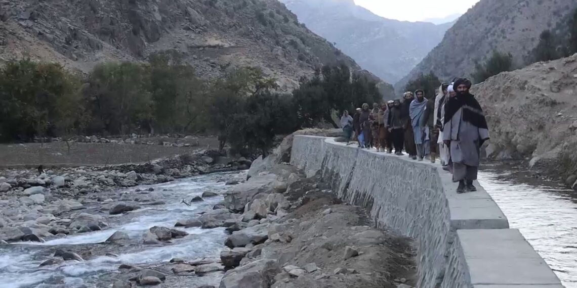 د نورستان منډول ولسوالۍ کې د اوبو١١ کانالونه ګټه اخستنې ته وسپارل شول