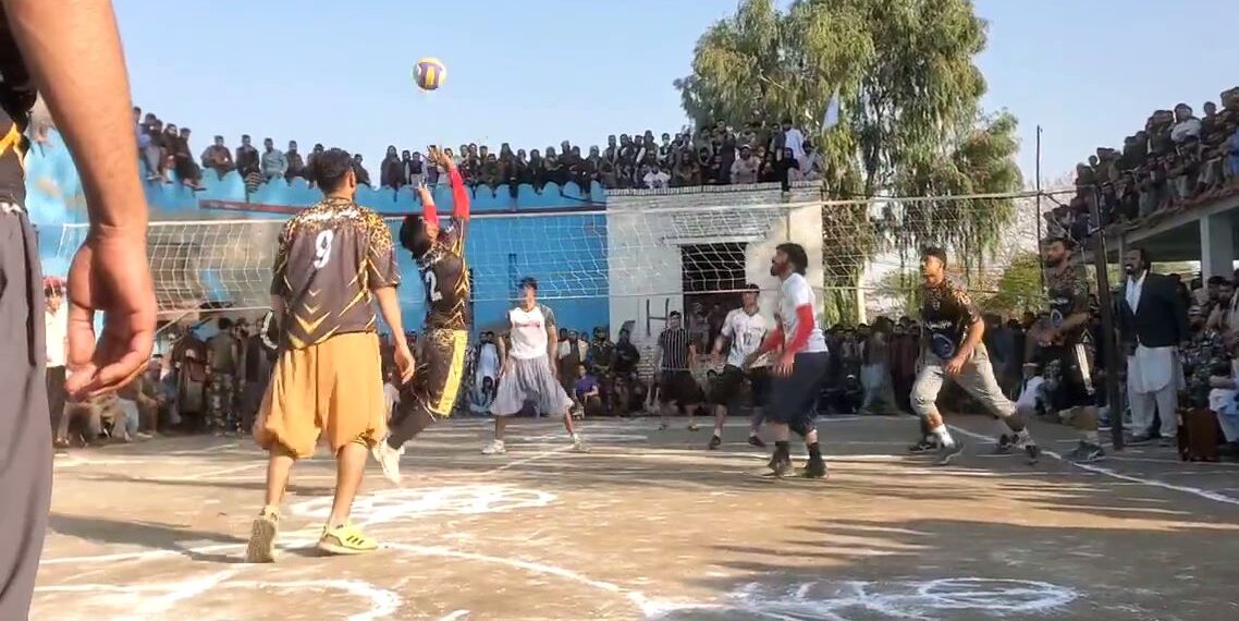 د ننګرهار په مرکزي زندان کې د ۳۵ لوبډلو ترمنځ د والیبال سیالۍ وشوې