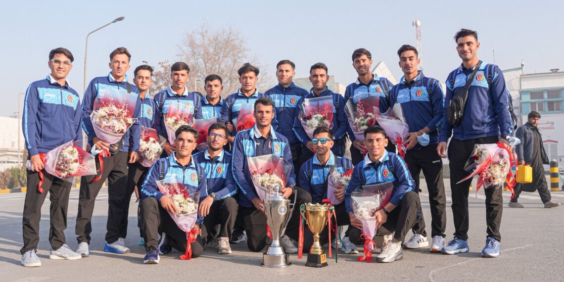 کرېکټ: له ۱۹ کالو کم عمره کرېکټ لوبډله له دوو بریاوو وروسته راستنه شوه