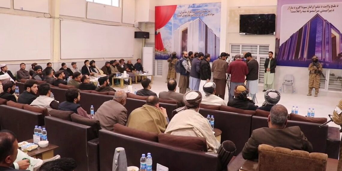 بلخ کې د نفتي توکو سوداګریز مارکېټ جوړولو چارې پیل شوې