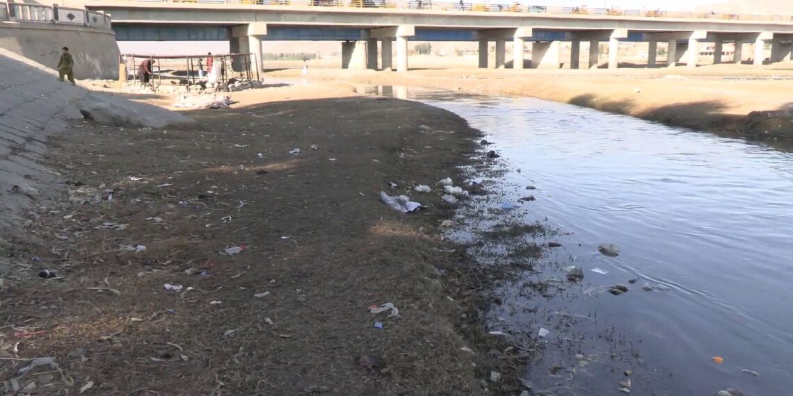 جلال اباد ښاریان: کابل سیند ته د چټلیو غورځولو ګڼې ناروغۍ زیږولې دي