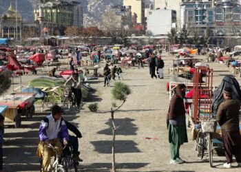 حضوري چمن ته لېږدول شوي کراچي وانان له ستونزو شکایت کوي