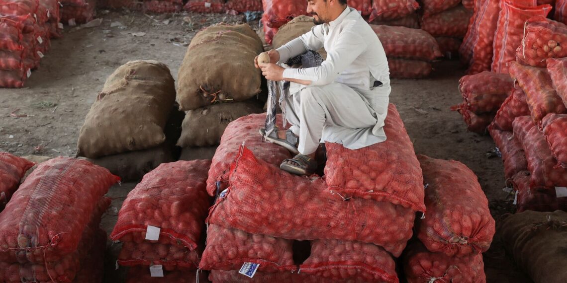 د افغانستان له خوا بندیزونو، د پاکستان سوداګرۍ ته له ۴.۵ میلیارد ډالرو ډېر زیان اړولی