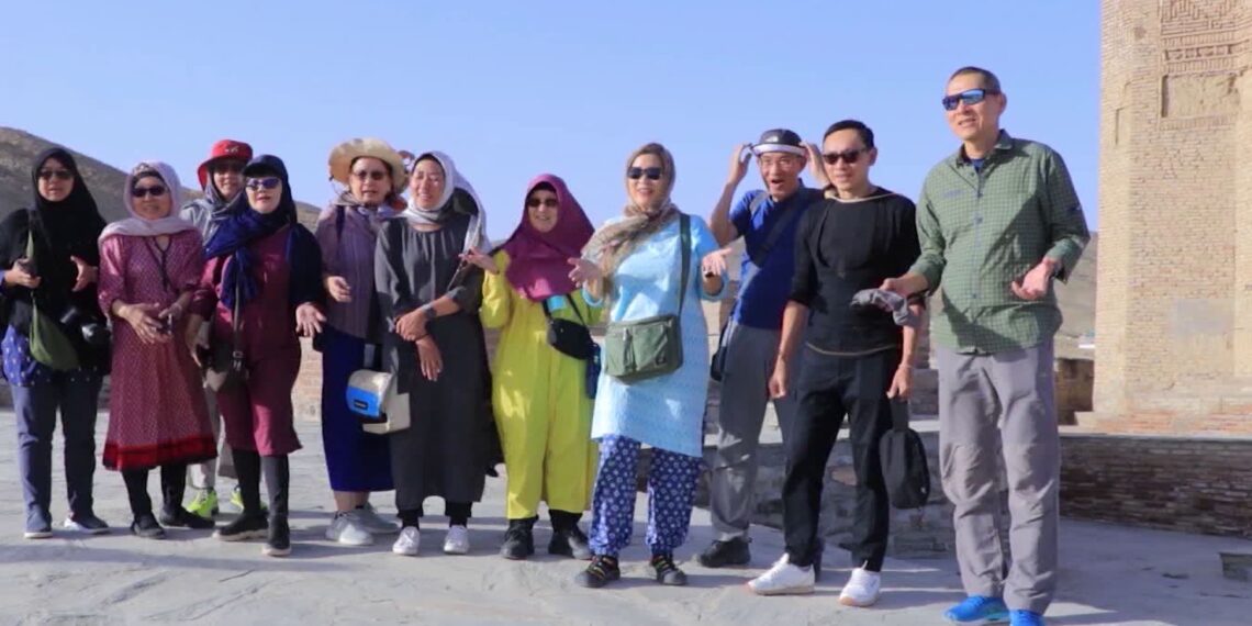 بریټانیا له خپلو وګړوغوښتي چې افغانستان ته له سفر کولو ډډه وکړي