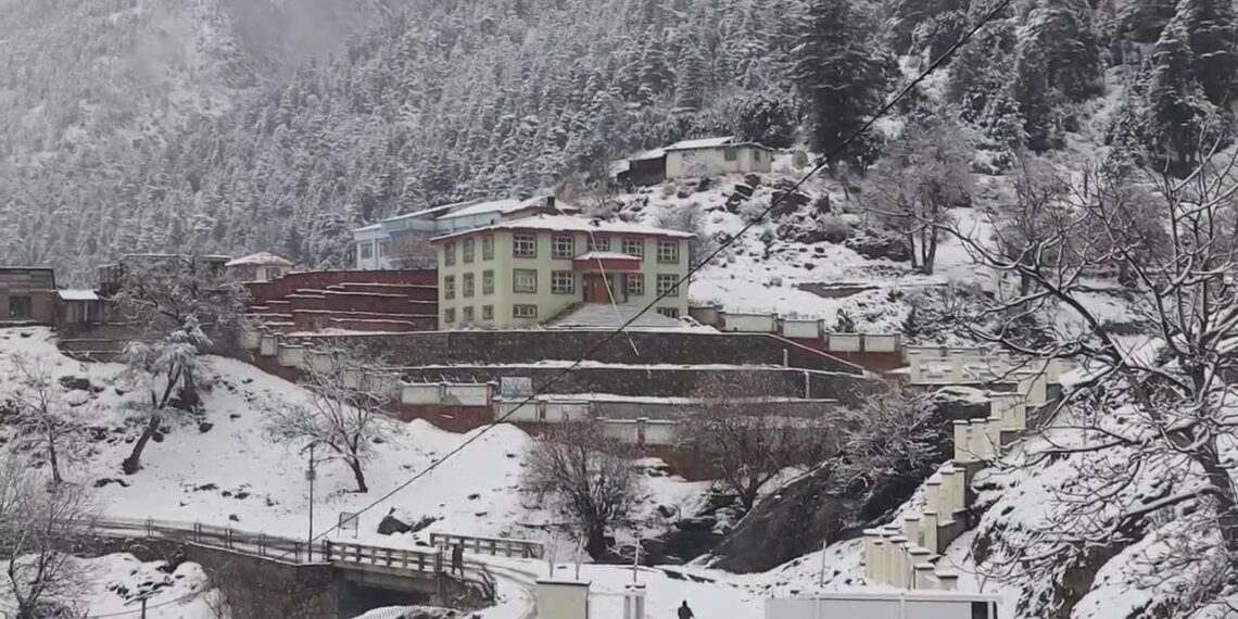 د نورستان اوسېدونکي: د ساړه ژمي په را رسېدو سره بشري مرستو ته اړتیا لري