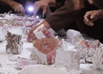 نورستان کې د کانونو استخراج له پلوه عوایدو کې زیاتوالی راغلی