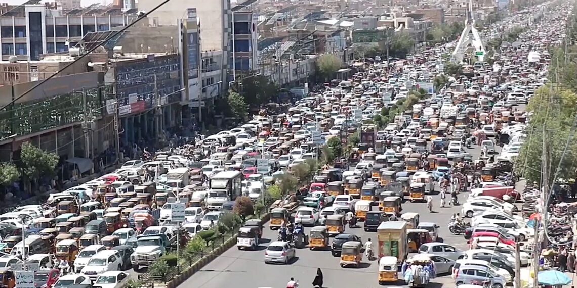 هرات ښار کې پر یو شمېر سړکونو د رېکشو پر تګ راتګ بندیز ولګېد