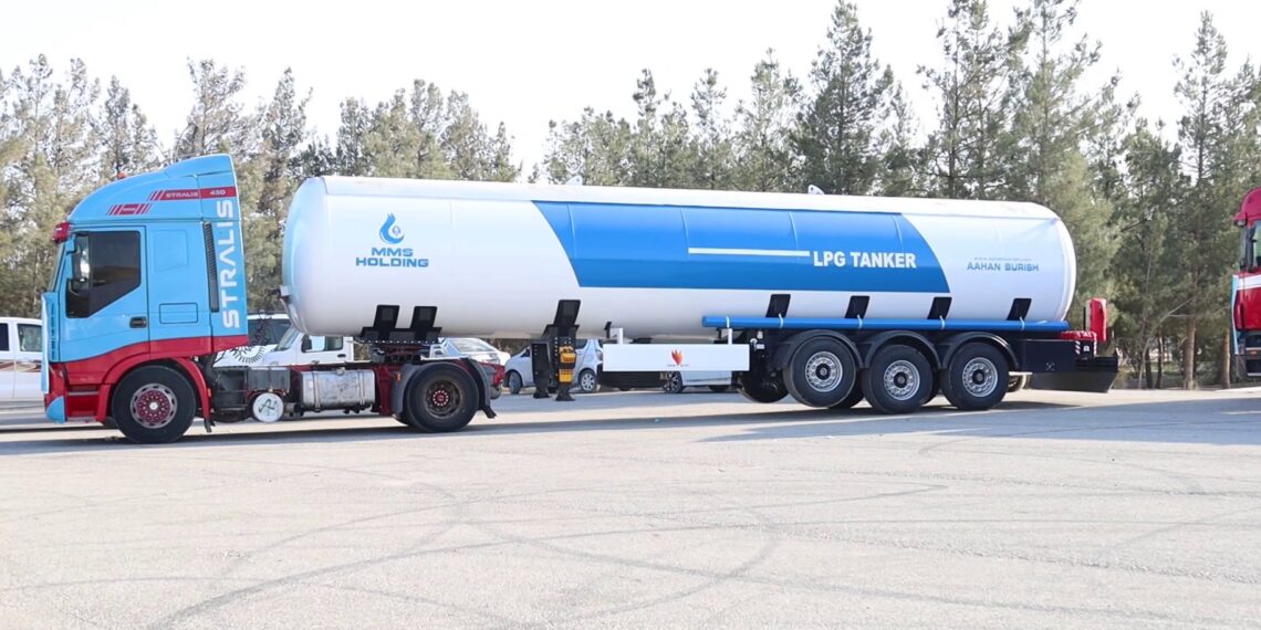 له هرات څخه روسیې ته د ګاز لېږدوونکو ټانکرونو صادرات پیل شول