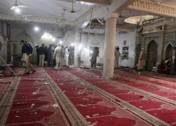 راپورونه: پاکستاني پوځيان قبايلو کې له ترهګرۍ سره مبارزې په پلمه ملکي او ديني تأسیسات په نښه کوي