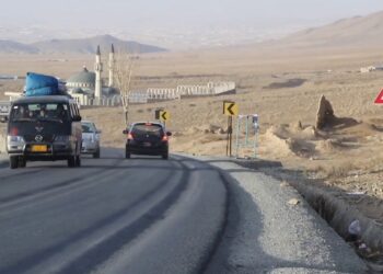 د ګردېزـ خوست پر لویه لار ټرافیکي نښې او لارښوونې نصب شوې