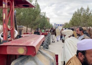 پکتیا کې پر بزګرانو د ټراکټور په ګډون، کرنیز وسایل ووېشل شول