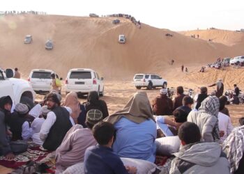 د کندهار ډنډ ولسوالۍ رېګستان، د موټر ځغلولو په ژمني مېله ځای بدل شوی