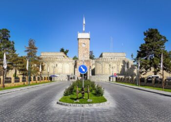 نشنل انټرسټ: امریکا دې د اسلامي ‌امارت په رسمیت پېژندلو کې ځنډ نه کوي