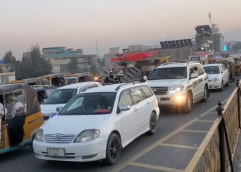 د ننګرهار له ګڼه ګوڼې شکایت؛ ښاریان له بهسودو پله ترعبدالخېلو د سړک پراختیا غواړي