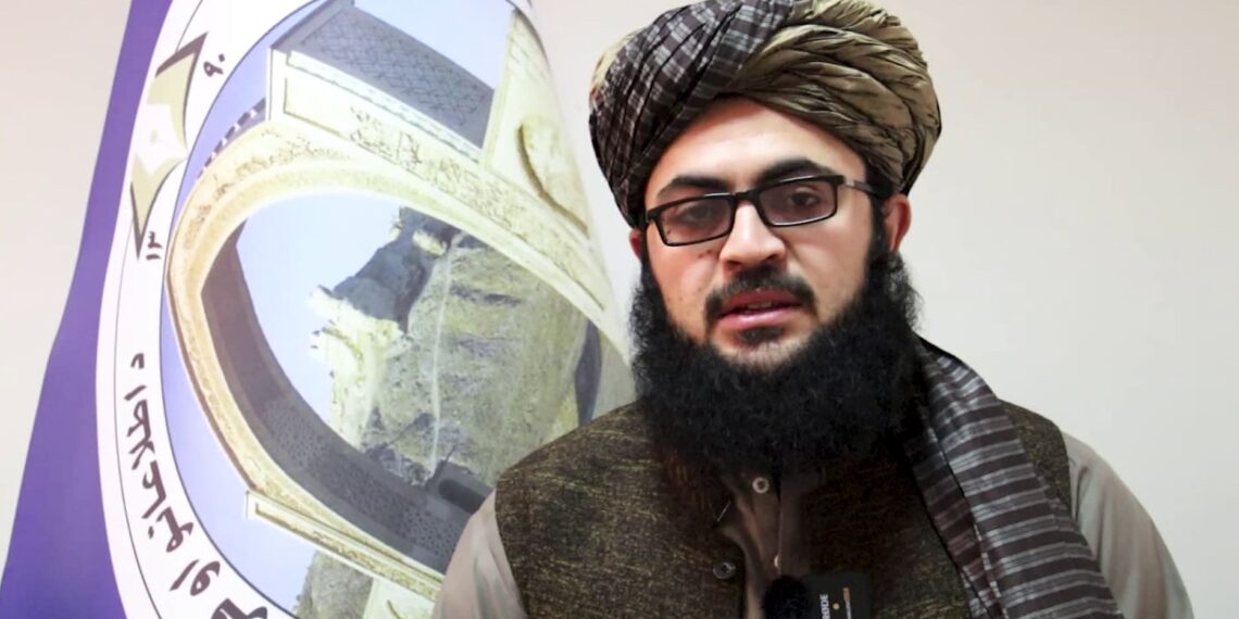 اطلاعاتو او فرهنګ وزارت د خبریالانو ملاتړ درېیو بنسټونو جوازونه تمدید او پاتې لغو کړل