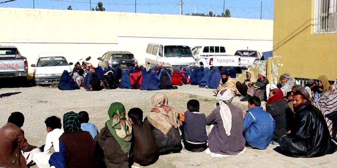 د خوست خلک د حرفوي سوالګرو په ضد د جدي اقدام غوښتنه کوي