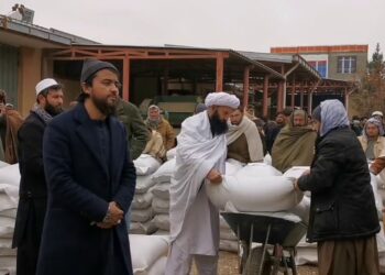 سمنګان کې راستنو شویو کډوالو ته د نغدي او خوراکي مرستو وېش پیل شو