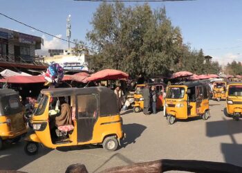 له جلال اباد وروسته مهترلام ښار کې هم د رېکشو پر تګ راتګ بندیز ولګېد