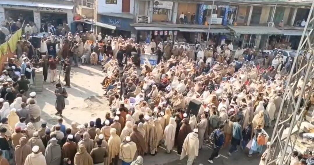 لنډي کوتل کې لاریونونه: د افغانستان او پاکستان ترمنځ لارې د خلاصې شي