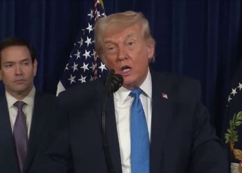 ټرمپ: امریکا به د وېنزوېلا د حکومت او تېلو واک په لاس کې واخلي